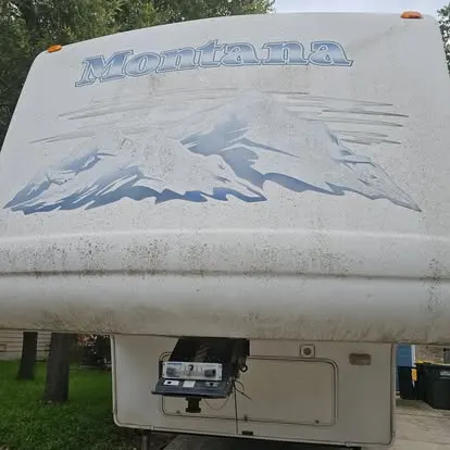 Fifth wheel before cleaning